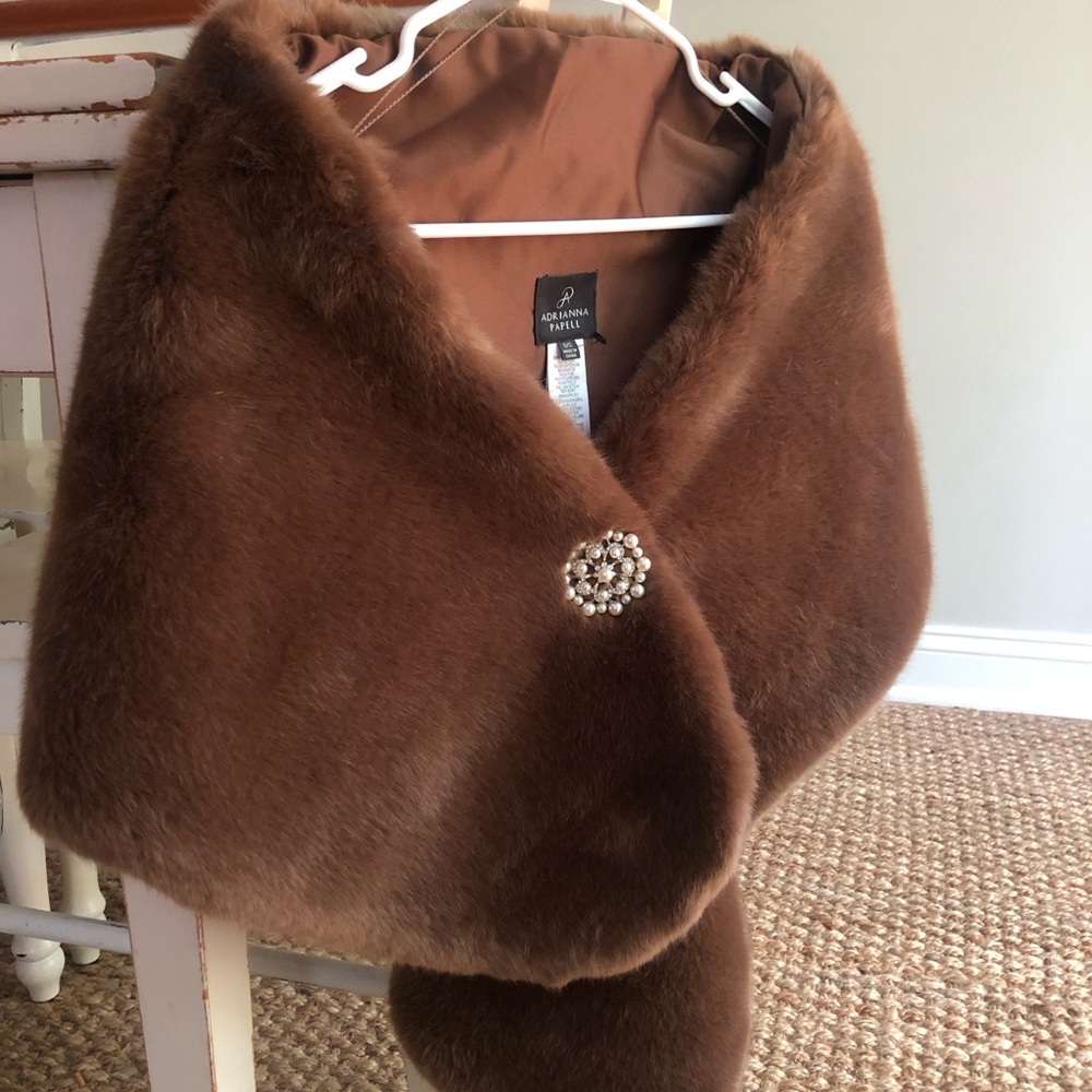 New: Adrianna Papell Faux Fur Wrap or Capulet or Shawl. With Broach. One Size
